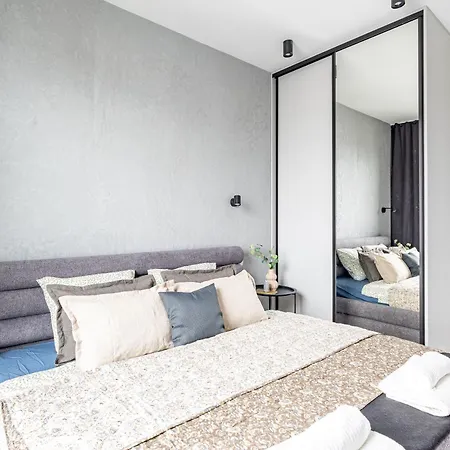 Herbu Oksza Ursus Ac Parking By Mia Apartmán Varšava